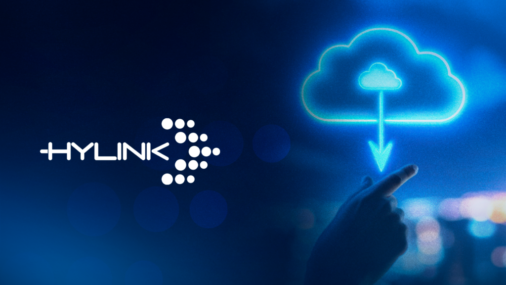 Imagem azul escura e preto com o símbolo da Hylink apontando para uma Nuvem remetendo a Planejamento de cloud.